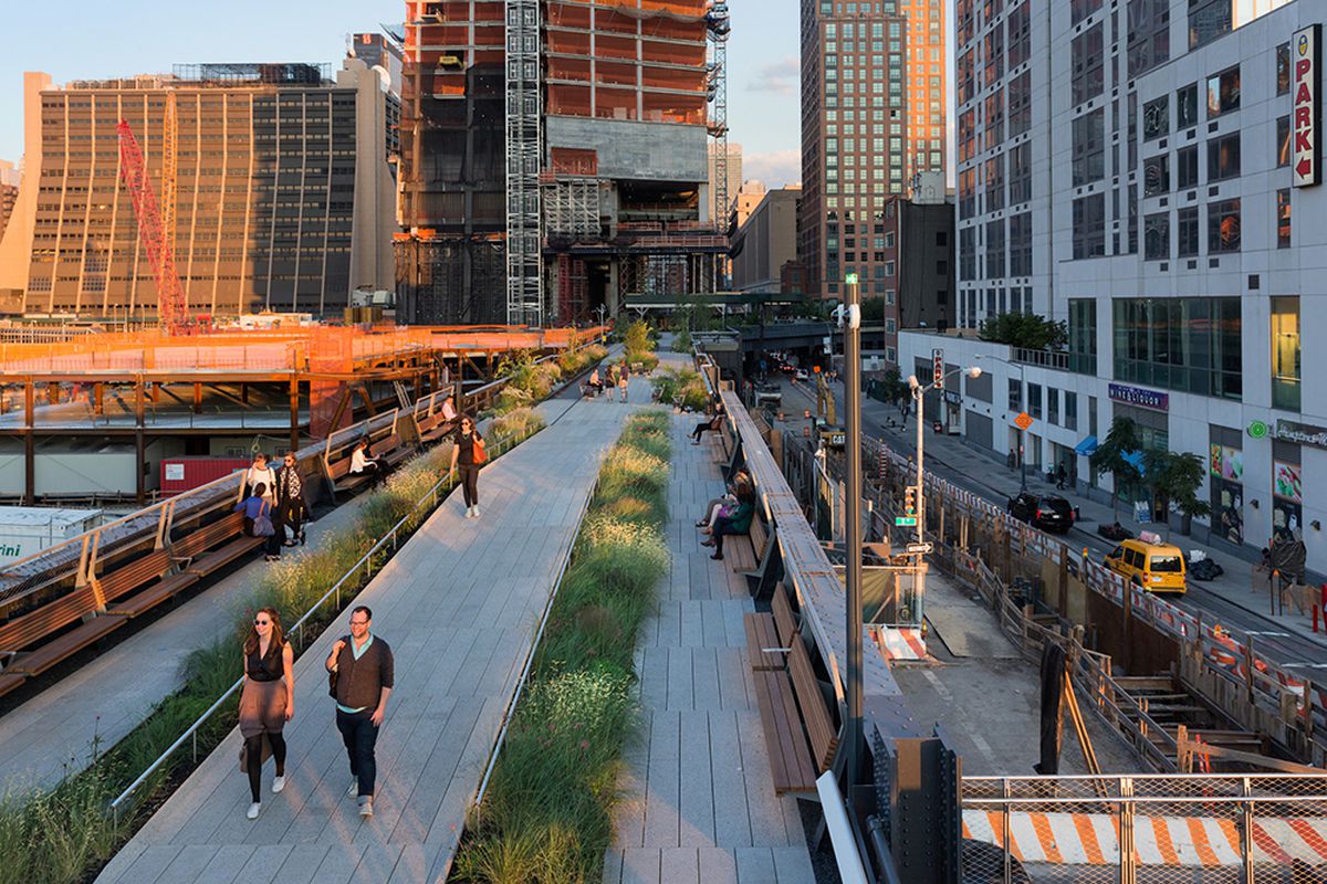 Condos Padding The High Line Are Ridiculously Pricier Than Their Neighbors